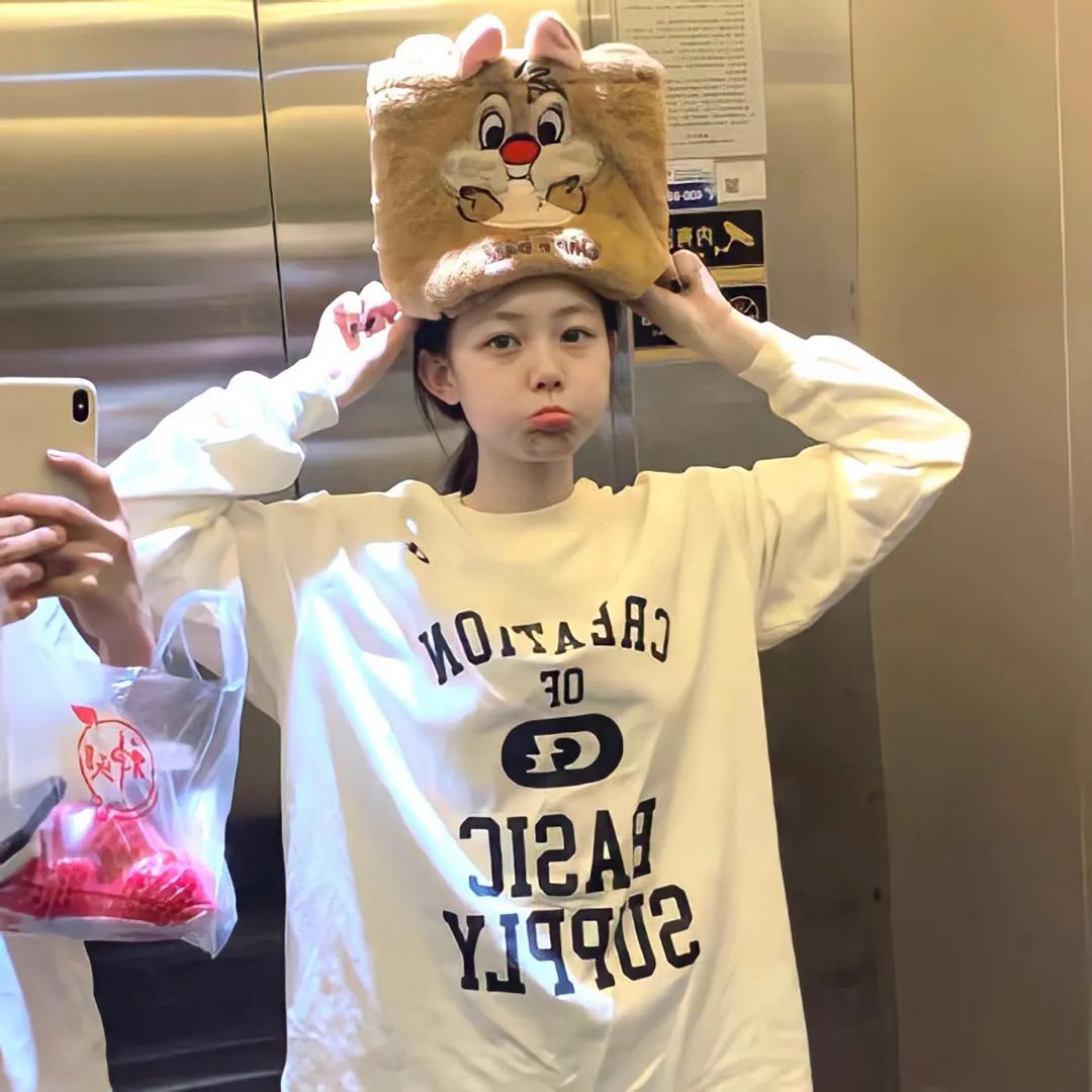 猴形扣手 海报
